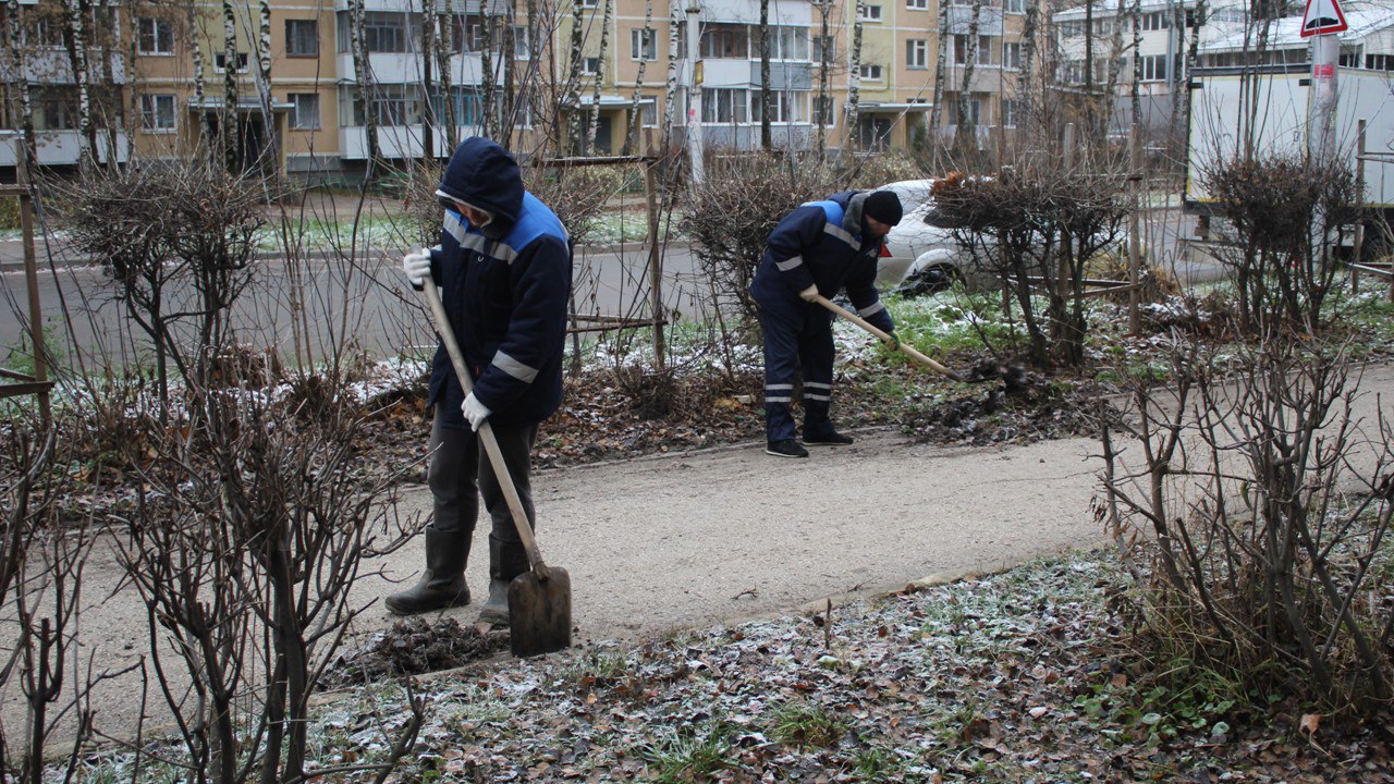 В Рязани продолжается уборка улиц В Рязани продолжается уборка улиц