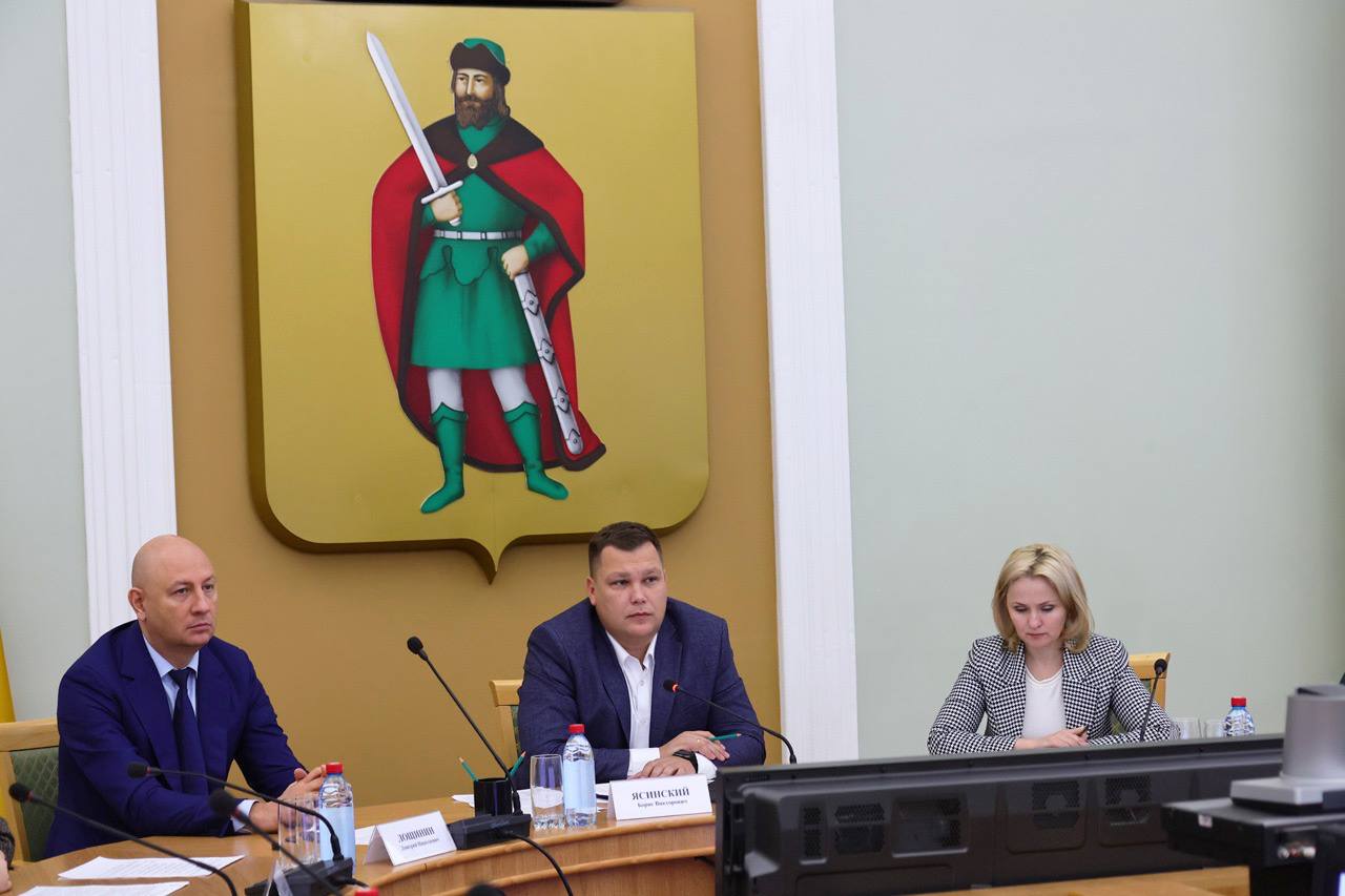 Исполняющий обязанности главы администрации города Рязани Борис Ясинский провел еженедельное оперативное совещание Исполняющий обязанности главы администрации города Рязани Борис Ясинский провел еженедельное оперативное совещание