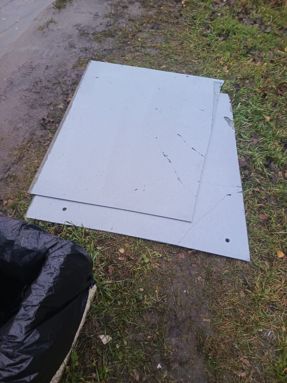 Полицейские по горячим следам задержали мужчину, подозреваемого в повреждении остановочного комплекса на улице Спортивной в Рязани Полицейские по горячим следам задержали мужчину, подозреваемого в повреждении остановочного комплекса на улице Спортивной в Рязани