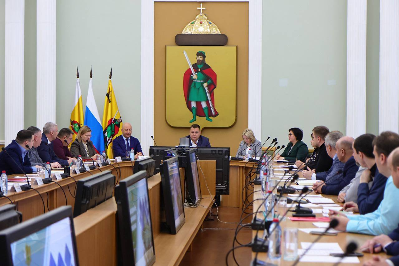 Исполняющий обязанности главы администрации города Рязани Борис Ясинский провел еженедельное оперативное совещание