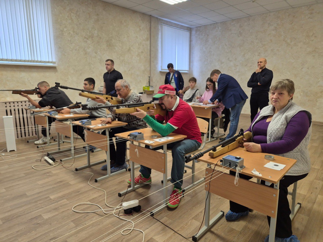 В прошедшие выходные в СШ «Химик» состоялись соревнования по стрельбе из пневматического оружия – заключительные в рамках X городской межнациональной Спартакиады «Дружим народами», в которых приняли участие 10 команд...