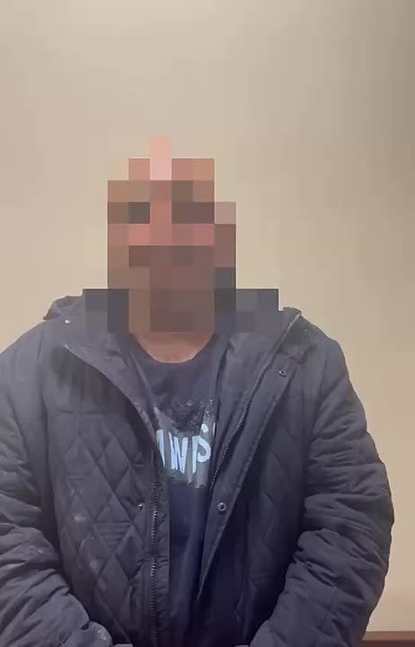 Полицейские по горячим следам задержали мужчину, подозреваемого в повреждении остановочного комплекса на улице Спортивной в Рязани