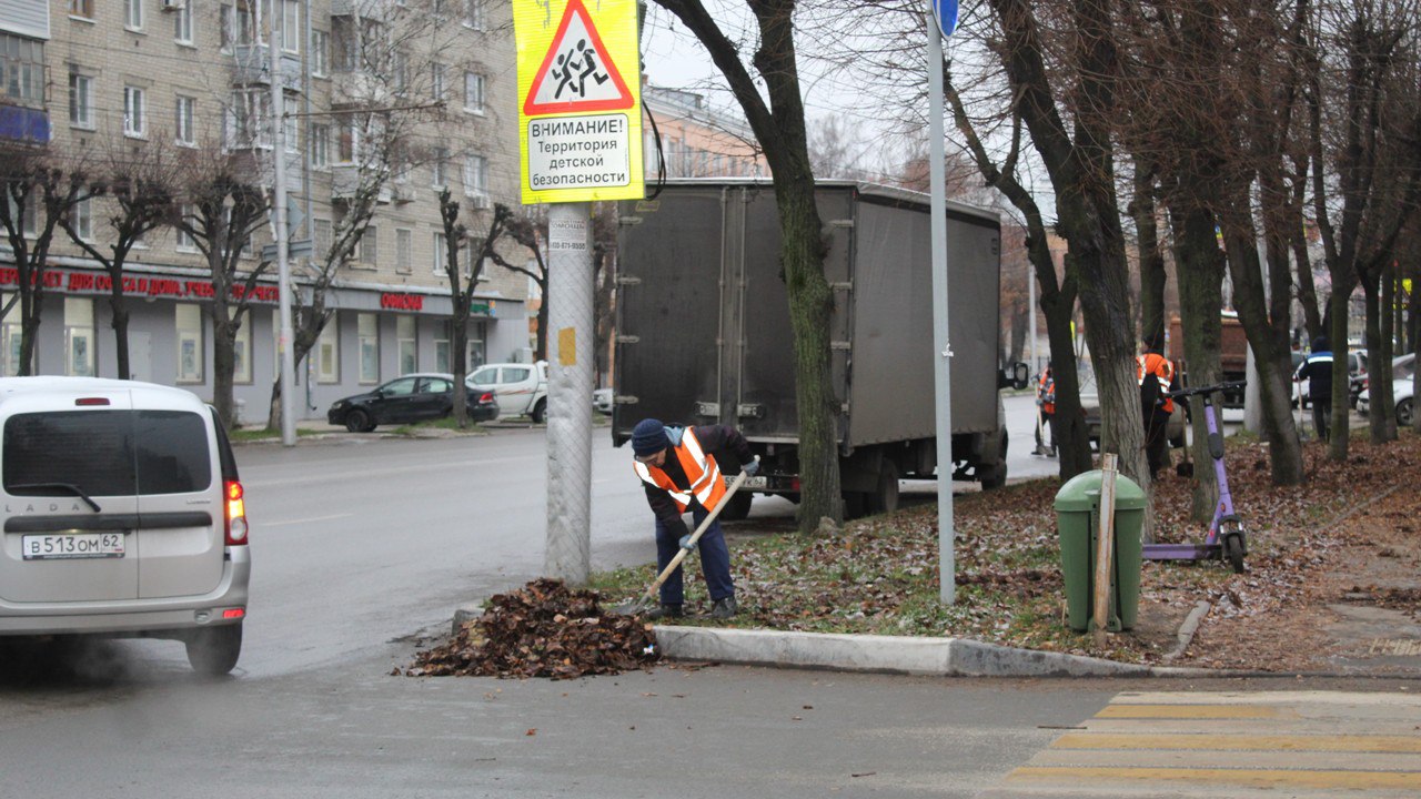 В Рязани продолжается уборка улиц В Рязани продолжается уборка улиц