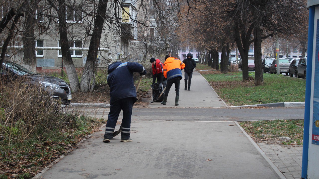 В Рязани продолжается уборка улиц В Рязани продолжается уборка улиц