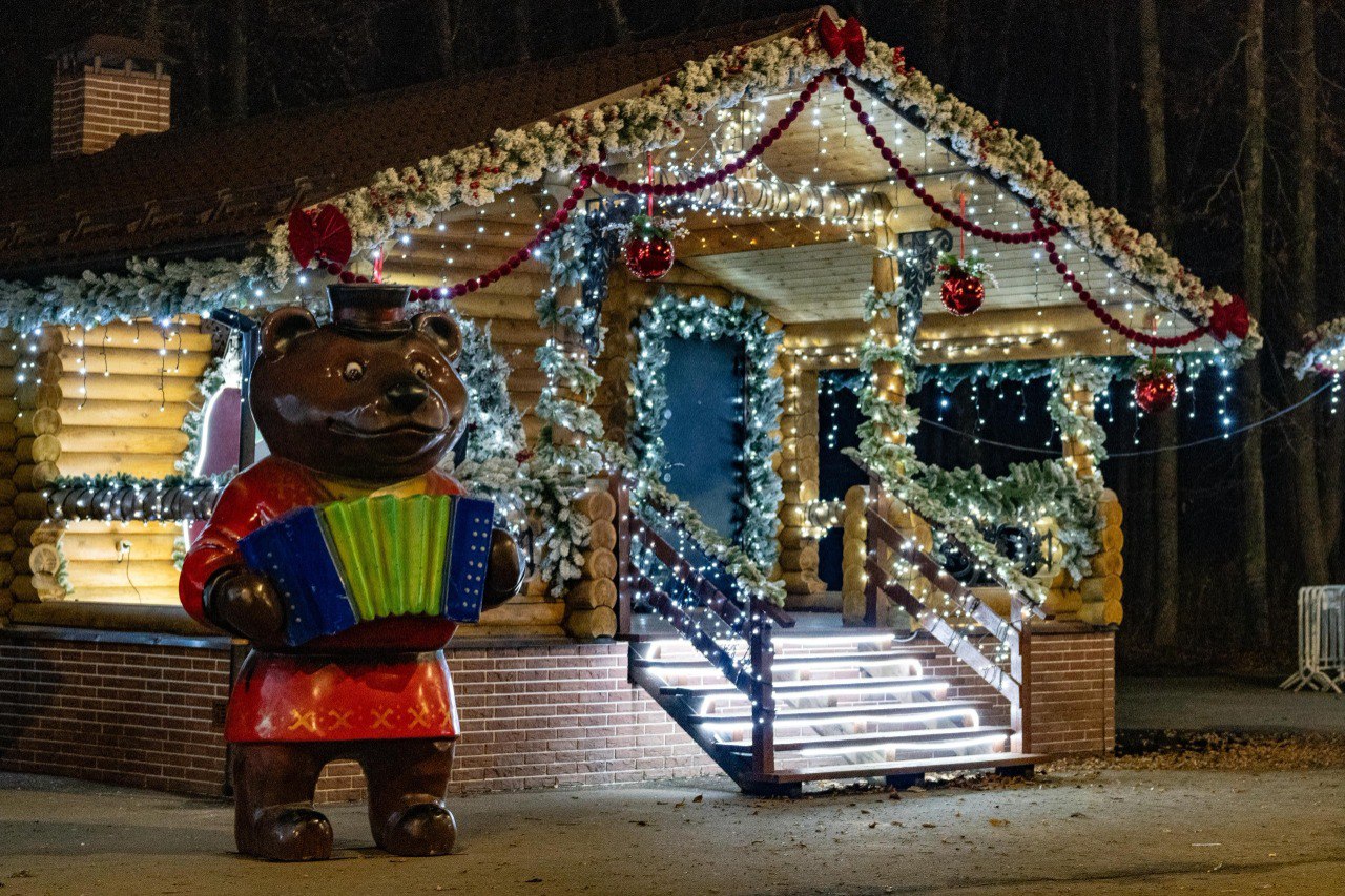 В любимом всеми рязанцами Лесопарке идет подготовка к главному празднику года В любимом всеми рязанцами Лесопарке идет подготовка к главному празднику года