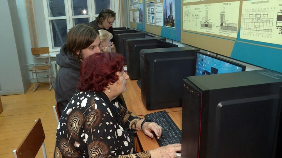 Рязанские пенсионеры осваивают компьютеры и находят работу