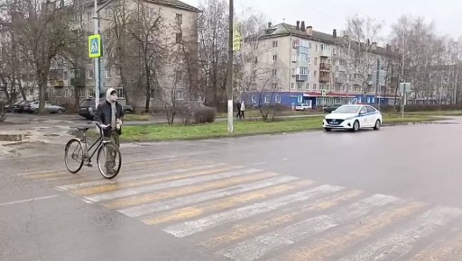 Госавтоинспекторы через громкоговорители призывают жителей Рязанской области соблюдать правила перехода проезжей части
