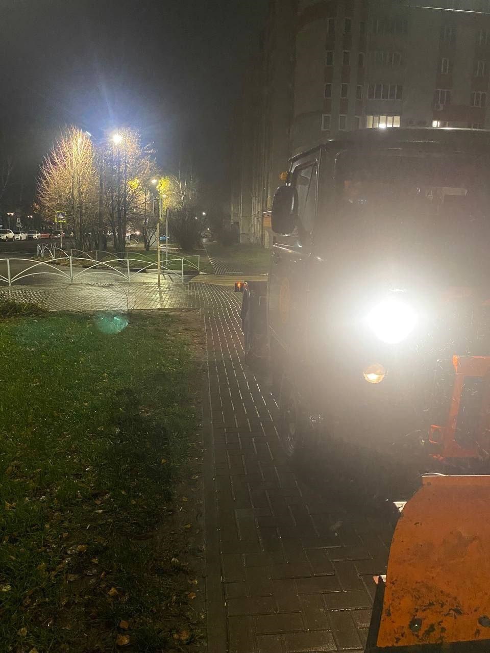Ночью в Рязани работала спецтехника Ночью в Рязани работала спецтехника