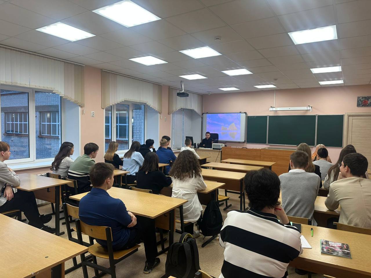 В рязанской школе №62 полицейские провели акцию «Рязань – наш безопасный дом» В рязанской школе №62 полицейские провели акцию «Рязань – наш безопасный дом»