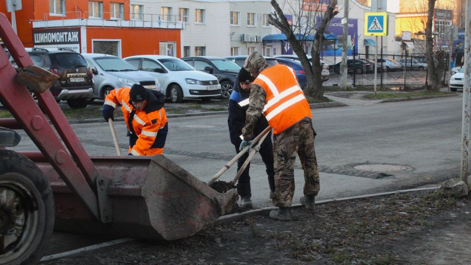 Днем 19 ноября комплексные работы проводят на улицах Черновицкая, Бронная, Мервинская, Карла Маркса, Весенняя
