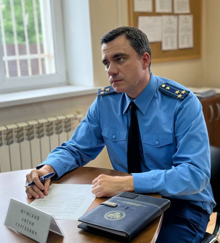 В преддверии Международного дня инвалидов первый заместитель прокурора области Антон Шумский совместно с Уполномоченным по правам ребенка в регионе Анжеликой Евдокимовой на базе ГБУ РО «Центр социального развития» (г....