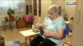 Рязанская пенсионерка вяжет носки для бойцов СВО