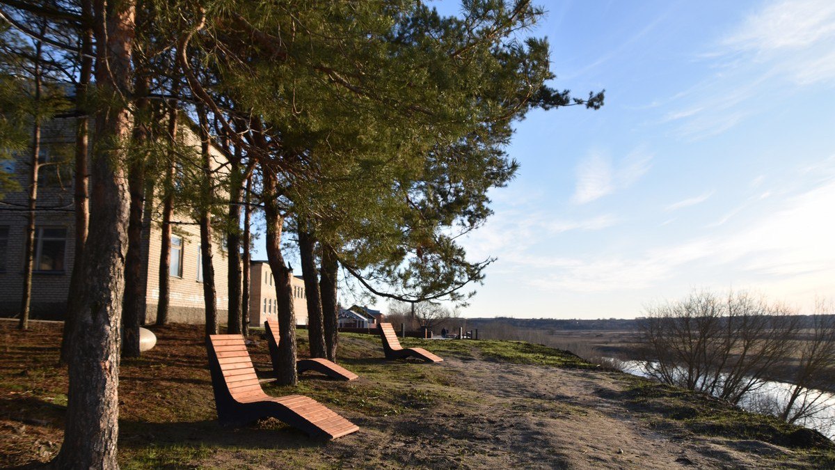 Набережную в городе Спасске благоустроили по программе создания комфортной городской среды в малых городах и исторических поселениях нацпроекта «Инфраструктура для жизни»