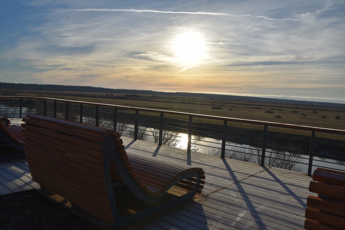 Набережную в городе Спасске благоустроили по программе создания комфортной городской среды в малых городах и исторических поселениях нацпроекта «Инфраструктура для жизни» Набережную в городе Спасске благоустроили по программе создания комфортной городской среды в малых городах и исторических поселениях нацпроекта «Инфраструктура для жизни»