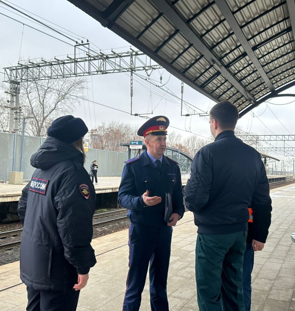 Сотрудники ОДН ЛУ МВД России на станции Москва-Рязанская совместно с представителями ОАО «РЖД» и Западного межрегионального следственного управления на транспорте Следственного комитета Российской Федерации провели рейдовое... Сотрудники ОДН ЛУ МВД России на станции Москва-Рязанская совместно с представителями ОАО «РЖД» и Западного межрегионального следственного управления на транспорте Следственного комитета Российской Федерации провели рейдовое...