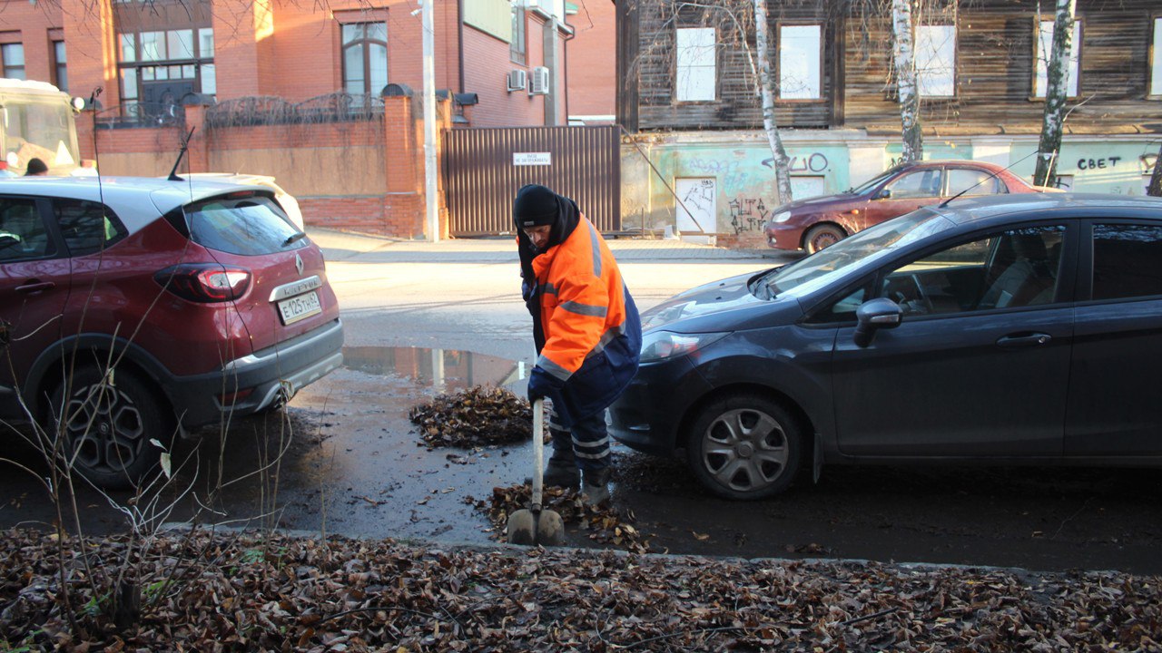 Днем 19 ноября комплексные работы проводят на улицах Черновицкая, Бронная, Мервинская, Карла Маркса, Весенняя Днем 19 ноября комплексные работы проводят на улицах Черновицкая, Бронная, Мервинская, Карла Маркса, Весенняя