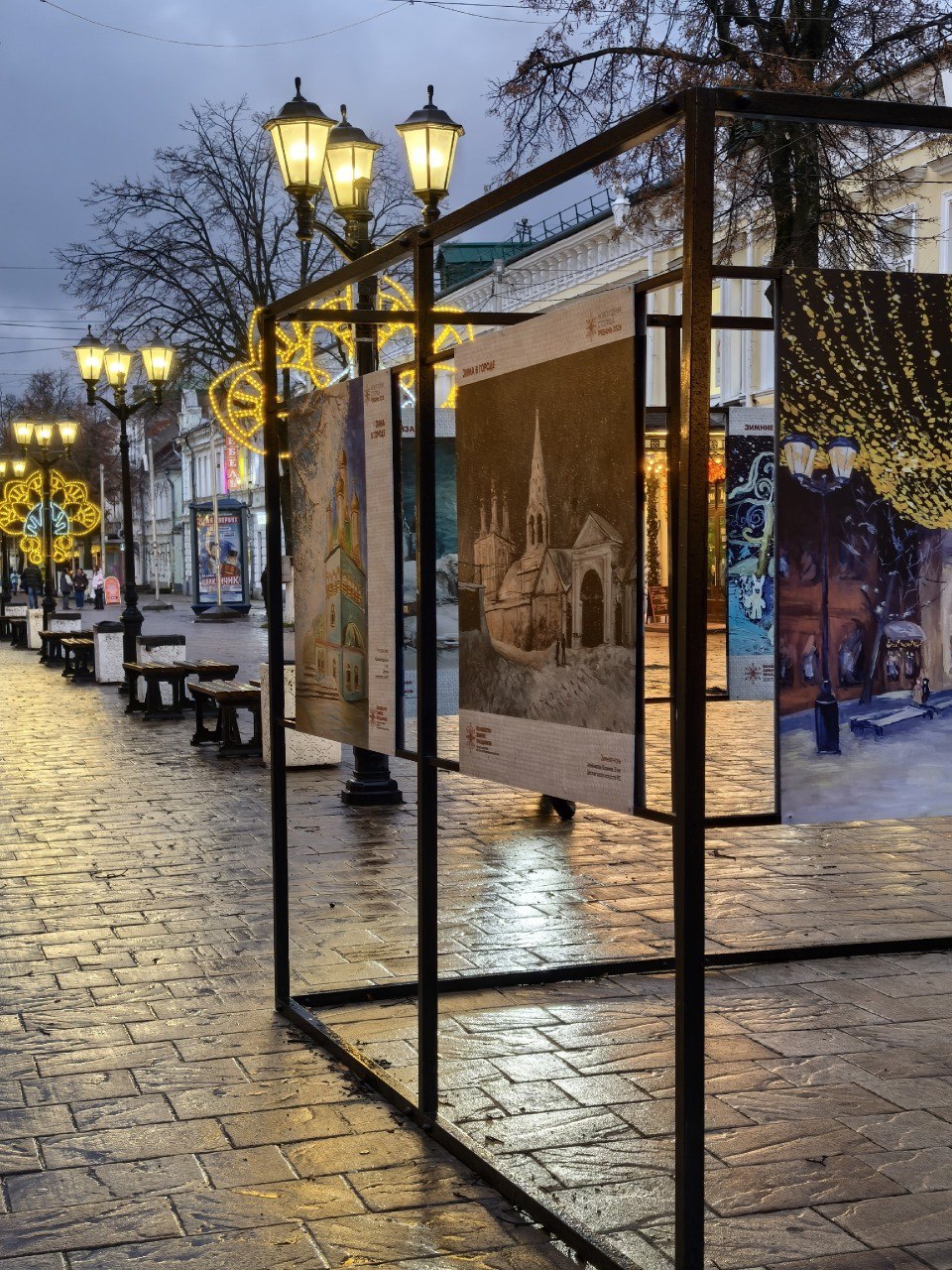 На улице Почтовой открылась выставка «Волшебство зимних праздников» На улице Почтовой открылась выставка «Волшебство зимних праздников»