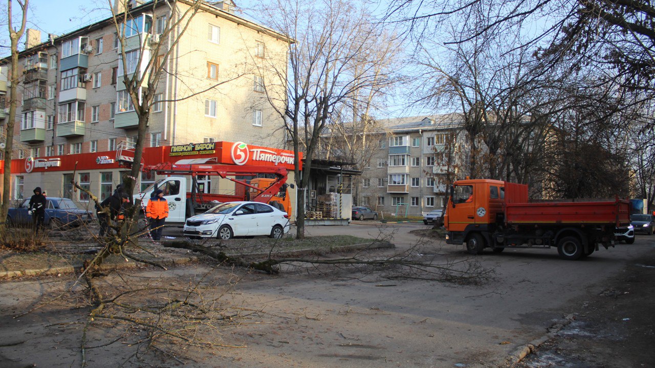 Уборка города продолжается в ежедневном режиме Уборка города продолжается в ежедневном режиме