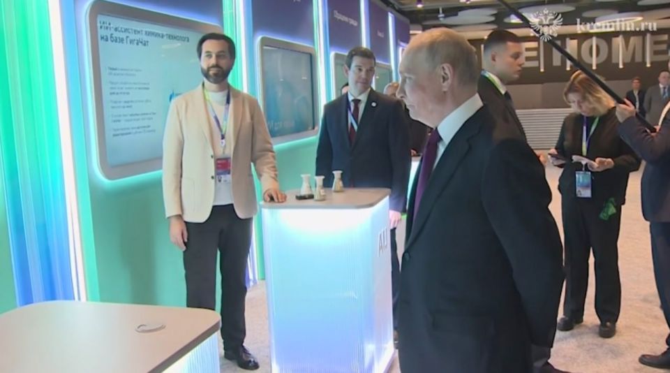 Президент Владимир Путин поручил создать штаб по руководству отраслью искусственного интеллекта