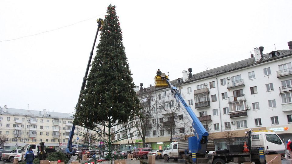 В Рязани установят 39 искусственных елей