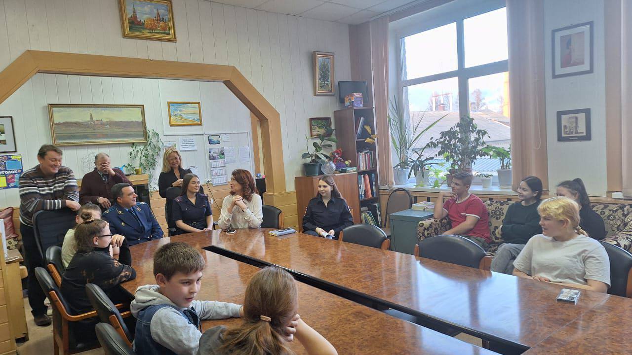 В Рязани полицейские продолжают участие в мероприятиях, посвященных Всероссийскому дню правовой помощи детям В Рязани полицейские продолжают участие в мероприятиях, посвященных Всероссийскому дню правовой помощи детям