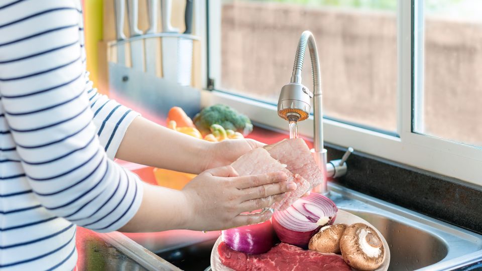 Зря время потратите: эти пять продуктов не нужно мыть перед приготовлением