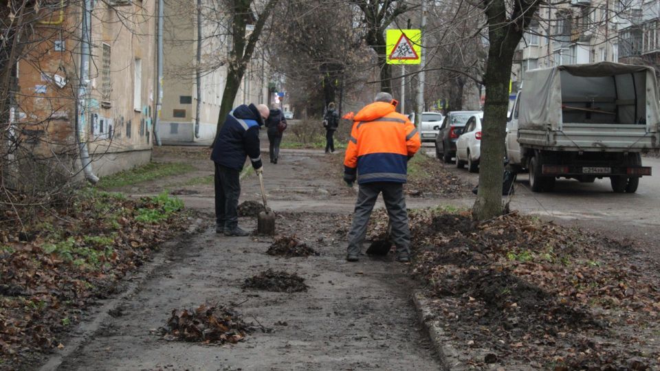 Днем 24 ноября в Рязани работает спецтехника и сотрудники ДБГ