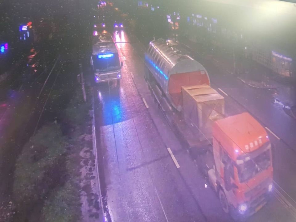 Грузовик повредил контактную сеть троллейбусной линии в Рязани, водитель скрылся