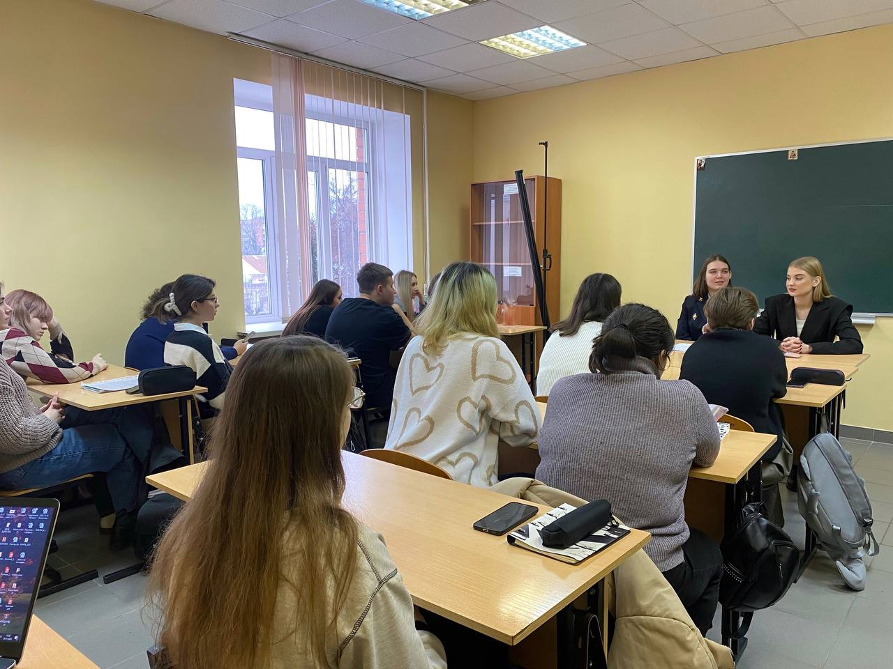 Сотрудники УМВД России по Рязанской области провели профориентационную лекцию для студентов Рязанского государственного университета имени С.А. Есенина