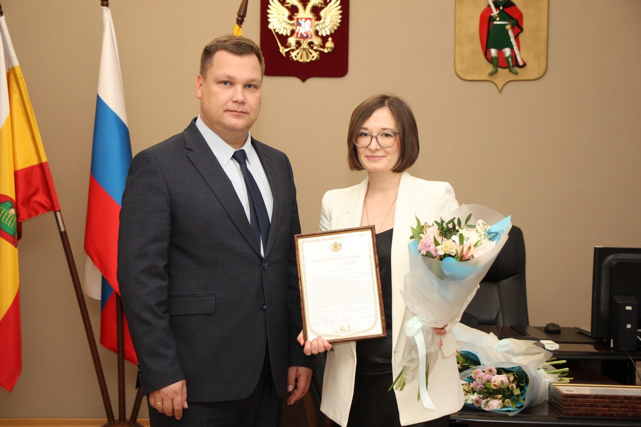 В преддверии Дня матери исполняющий обязанности главы администрации Рязани Борис Ясинский встретился с женщинами, которые воспитывают детей, активно занимаются общественной работой, являются матерями военнослужащих В преддверии Дня матери исполняющий обязанности главы администрации Рязани Борис Ясинский встретился с женщинами, которые воспитывают детей, активно занимаются общественной работой, являются матерями военнослужащих