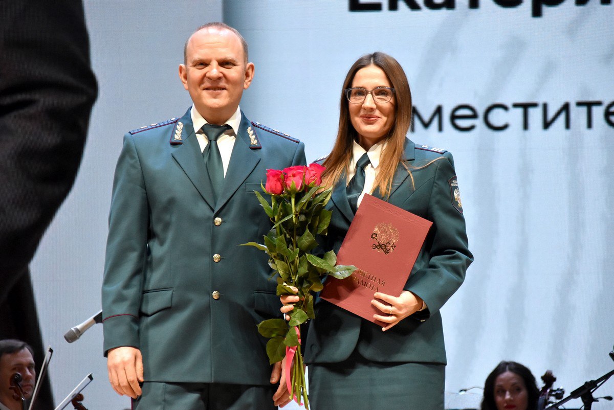 Рязанских сотрудников Федеральной налоговой службы поздравили с профессиональным праздником, который отмечают 21 ноября Рязанских сотрудников Федеральной налоговой службы поздравили с профессиональным праздником, который отмечают 21 ноября