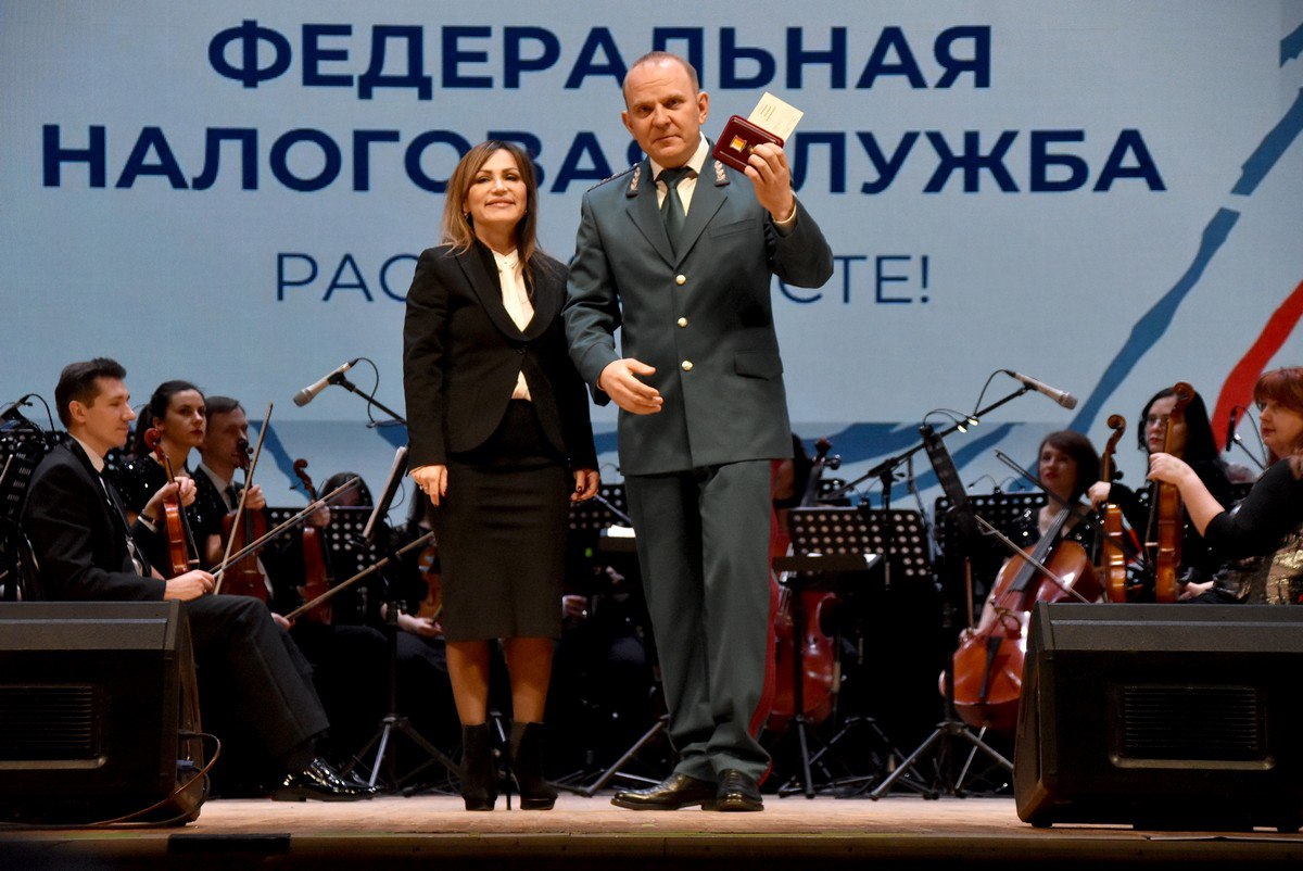 Рязанских сотрудников Федеральной налоговой службы поздравили с профессиональным праздником, который отмечают 21 ноября Рязанских сотрудников Федеральной налоговой службы поздравили с профессиональным праздником, который отмечают 21 ноября