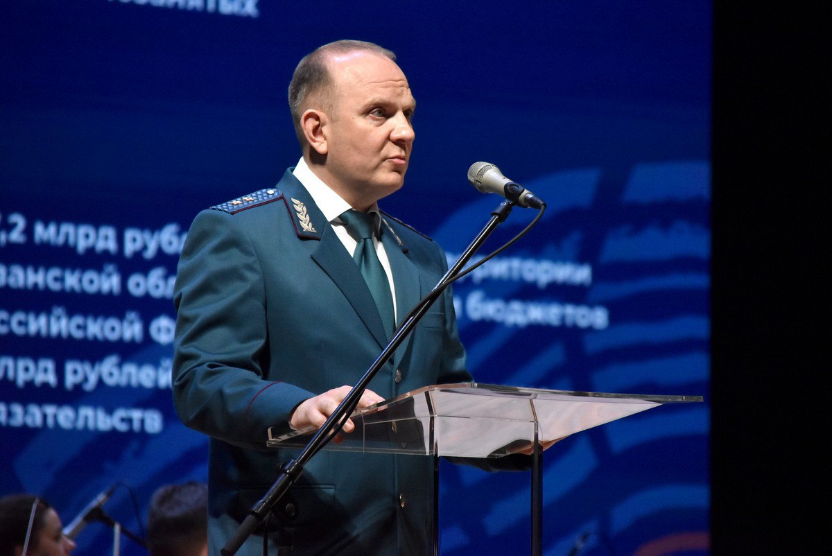 Рязанских сотрудников Федеральной налоговой службы поздравили с профессиональным праздником, который отмечают 21 ноября Рязанских сотрудников Федеральной налоговой службы поздравили с профессиональным праздником, который отмечают 21 ноября