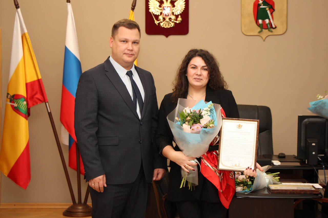 В преддверии Дня матери исполняющий обязанности главы администрации Рязани Борис Ясинский встретился с женщинами, которые воспитывают детей, активно занимаются общественной работой, являются матерями военнослужащих В преддверии Дня матери исполняющий обязанности главы администрации Рязани Борис Ясинский встретился с женщинами, которые воспитывают детей, активно занимаются общественной работой, являются матерями военнослужащих