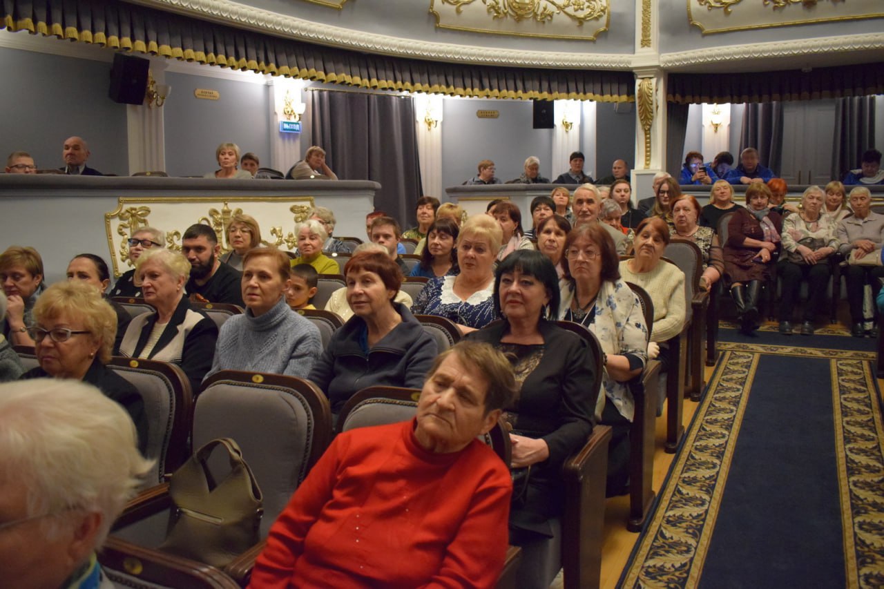 В преддверии Международного дня инвалидов в Рязанском ТЮЗе приветствовали 240 рязанцев с ограниченными возможностями здоровья В преддверии Международного дня инвалидов в Рязанском ТЮЗе приветствовали 240 рязанцев с ограниченными возможностями здоровья