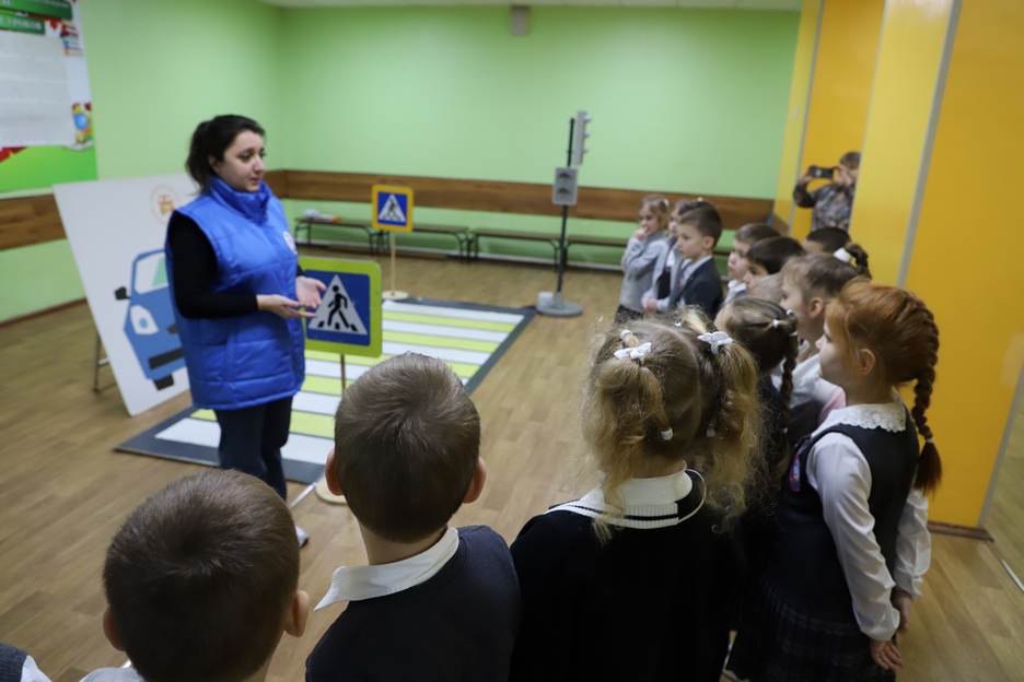 Полицейские провели в школе №44 города Рязани акцию «Рязань – наш безопасный дом» Полицейские провели в школе №44 города Рязани акцию «Рязань – наш безопасный дом»