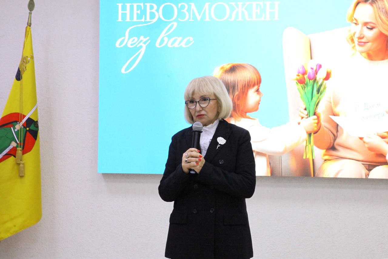 В преддверии Дня матери, который отмечается в последнее воскресенье ноября, в Рязани проходят праздничные мероприятия В преддверии Дня матери, который отмечается в последнее воскресенье ноября, в Рязани проходят праздничные мероприятия