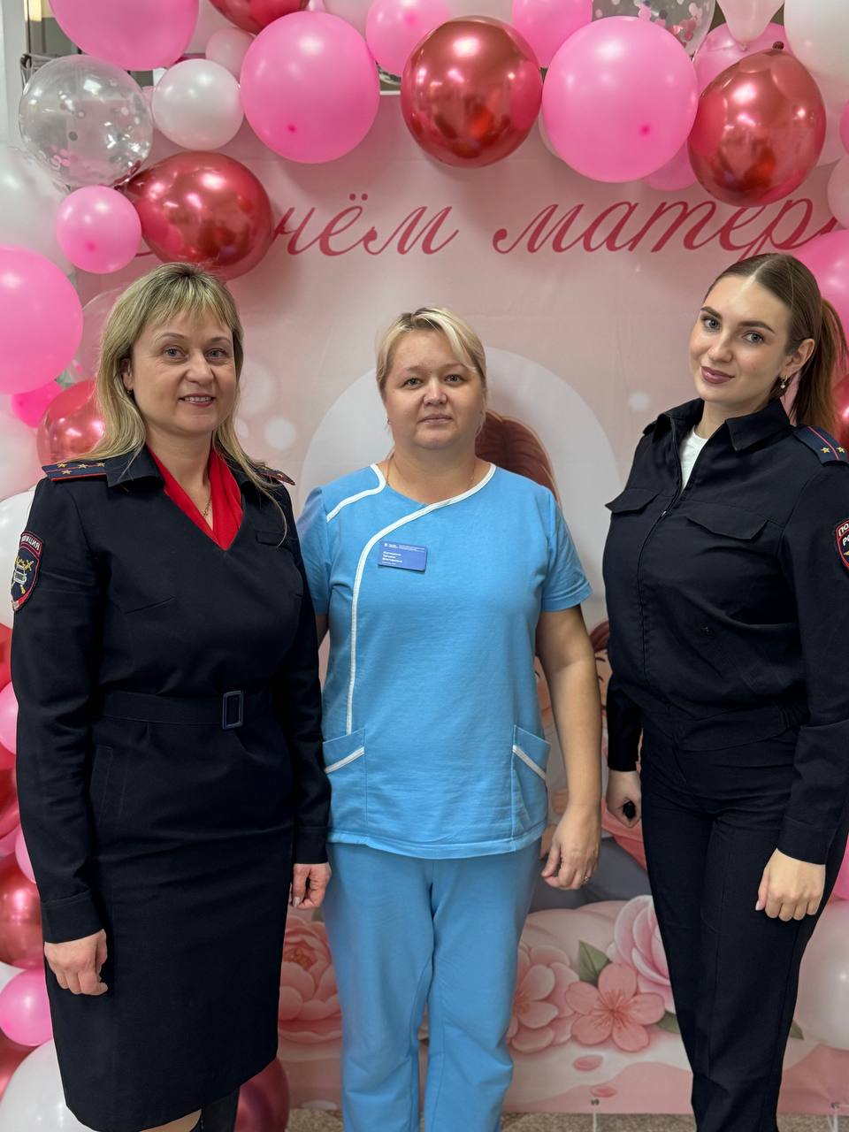 Традиционно к Дню матери сотрудники Госавтоинспекции г. Рязани встретились с будущими родителями в областном перинатальном центре Традиционно к Дню матери сотрудники Госавтоинспекции г. Рязани встретились с будущими родителями в областном перинатальном центре