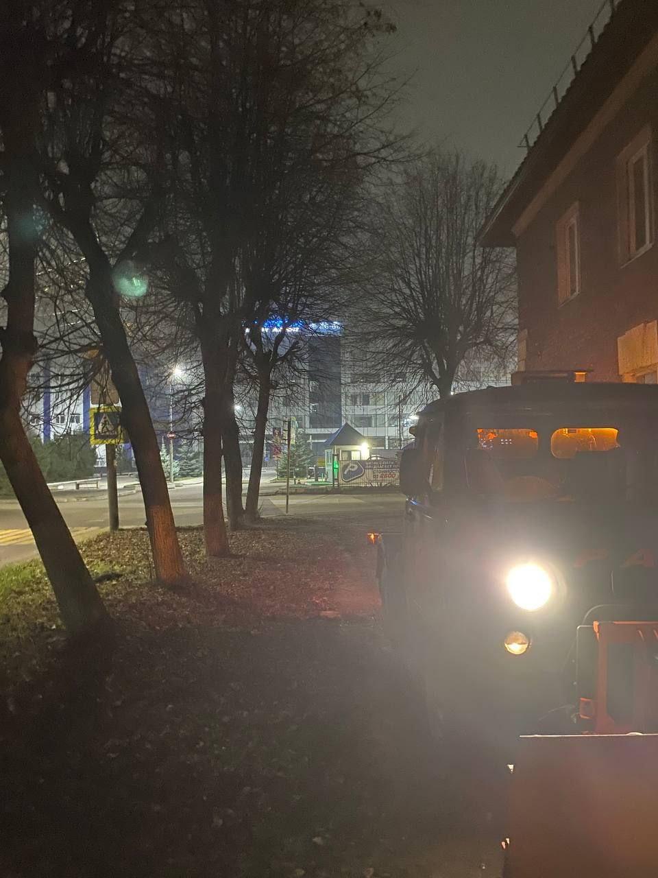 В ночь на 1 декабря коммунальные службы вышли на уборку городских территорий В ночь на 1 декабря коммунальные службы вышли на уборку городских территорий