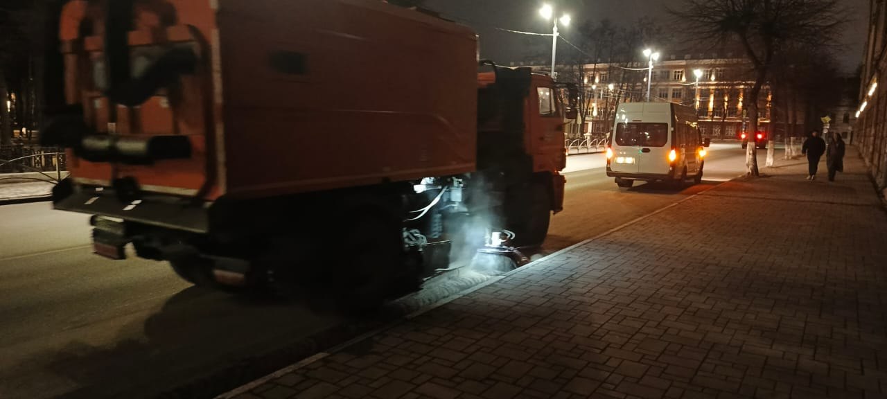 В ночь на 2 декабря спецтехника ДБГ вышла на уборку дорог общего пользования В ночь на 2 декабря спецтехника ДБГ вышла на уборку дорог общего пользования