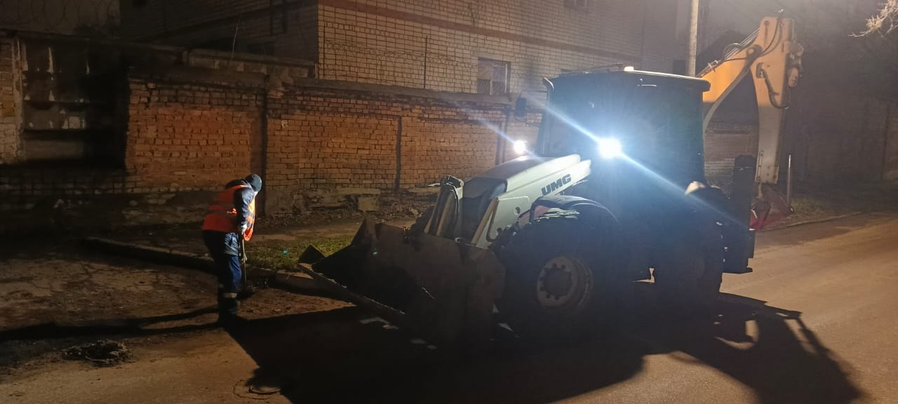 В ночь на 2 декабря спецтехника ДБГ вышла на уборку дорог общего пользования В ночь на 2 декабря спецтехника ДБГ вышла на уборку дорог общего пользования