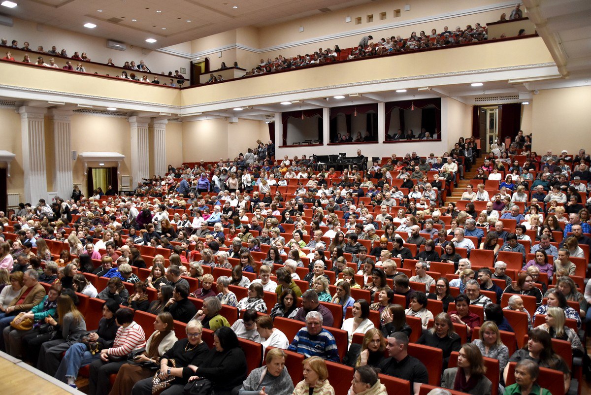 В Рязани выступил хор Сретенского мужского монастыря В Рязани выступил хор Сретенского мужского монастыря