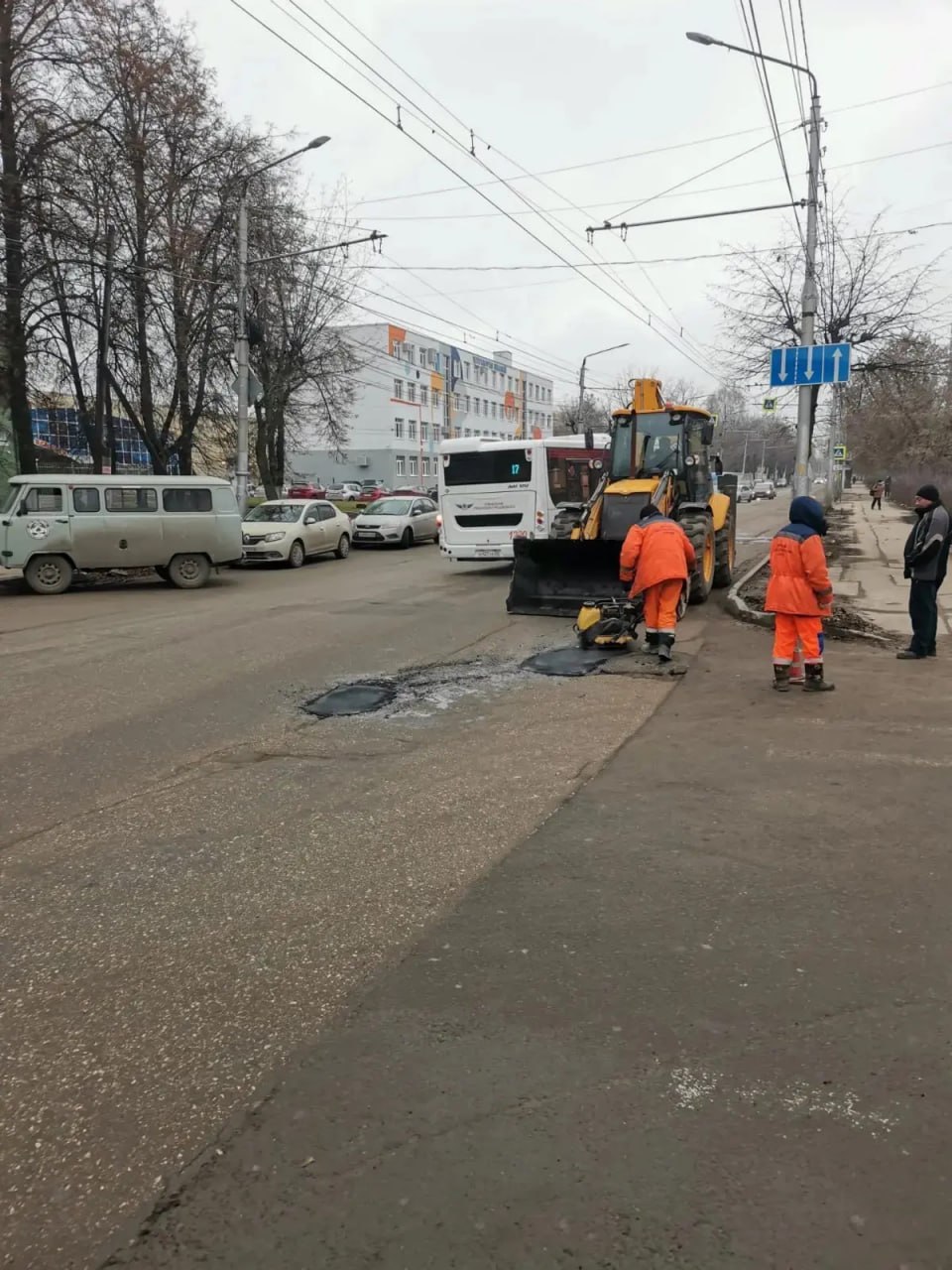 Днем 3 декабря в городе работают сотрудники и спецтехника ДБГ Днем 3 декабря в городе работают сотрудники и спецтехника ДБГ