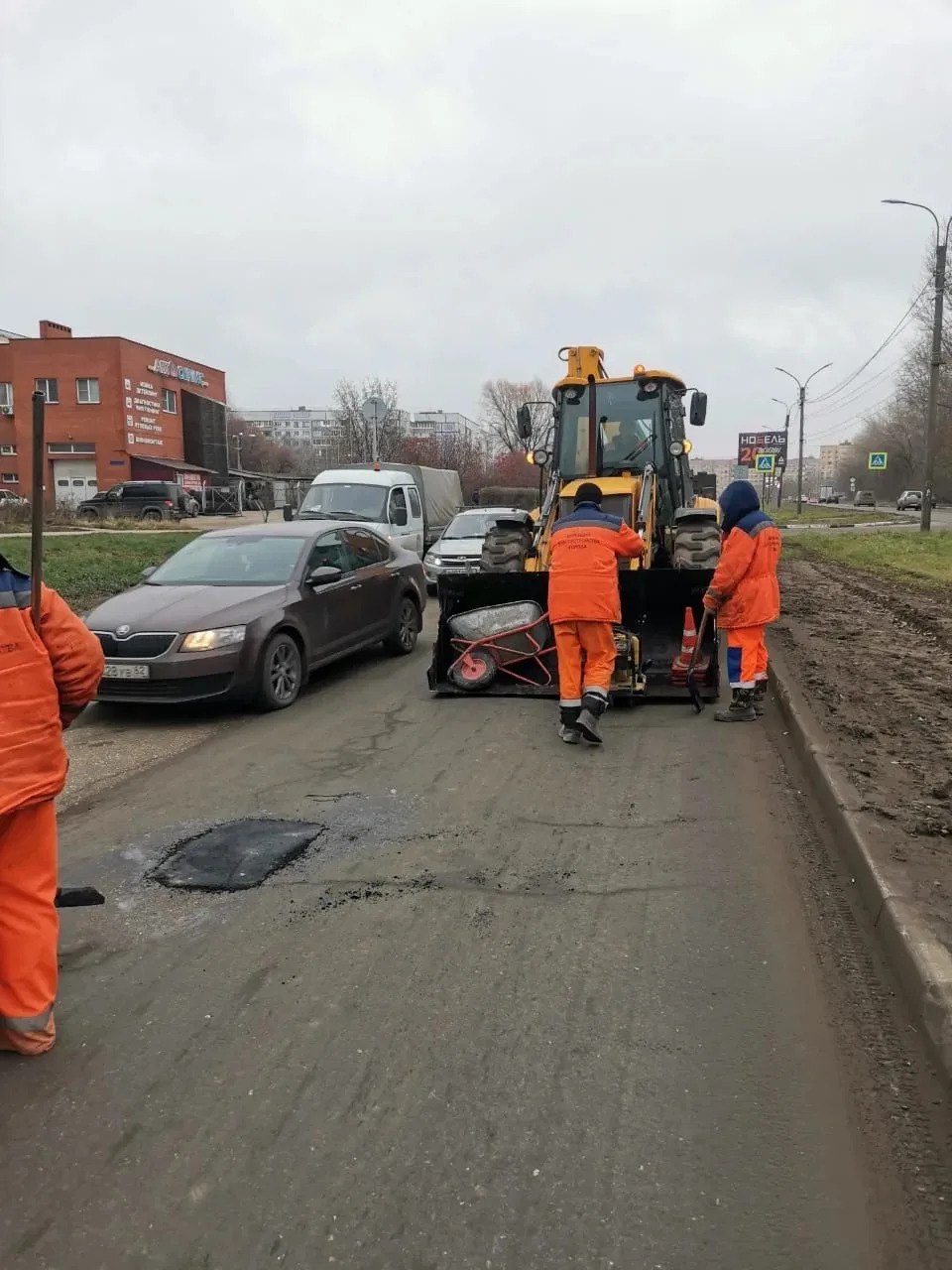 Днем 3 декабря в городе работают сотрудники и спецтехника ДБГ Днем 3 декабря в городе работают сотрудники и спецтехника ДБГ