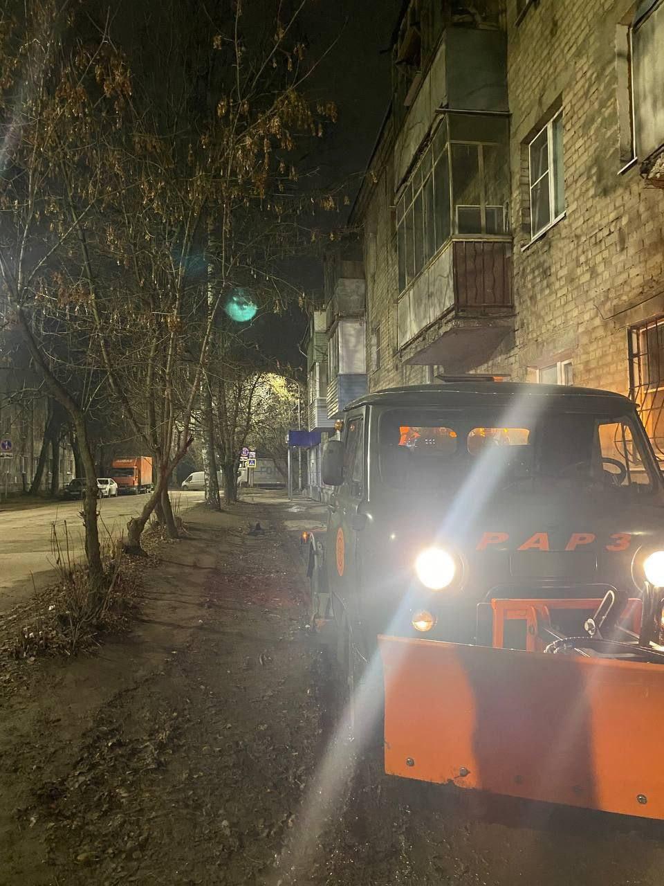 В ночь на 3 декабря подбор и вывоз грунтовых наносов осуществлялся на улице Рязанской В ночь на 3 декабря подбор и вывоз грунтовых наносов осуществлялся на улице Рязанской