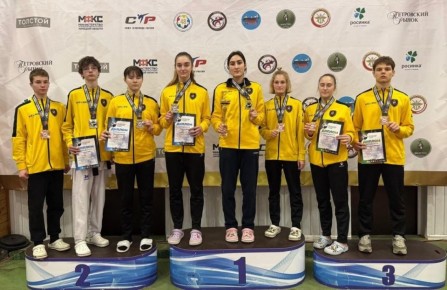 В Липецке в СК «Молодежный» прошли Всероссийские соревнования по тхэквондо (Олимпийская версия ВТФ) «Жемчужина Черноземья» памяти первого президента Союза тхэквондо России Сергея Федулова – среди мужчин, женщин, юниоров и...