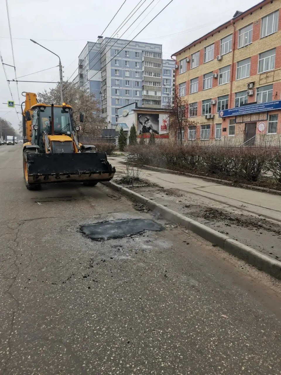 Днем 3 декабря в городе работают сотрудники и спецтехника ДБГ Днем 3 декабря в городе работают сотрудники и спецтехника ДБГ