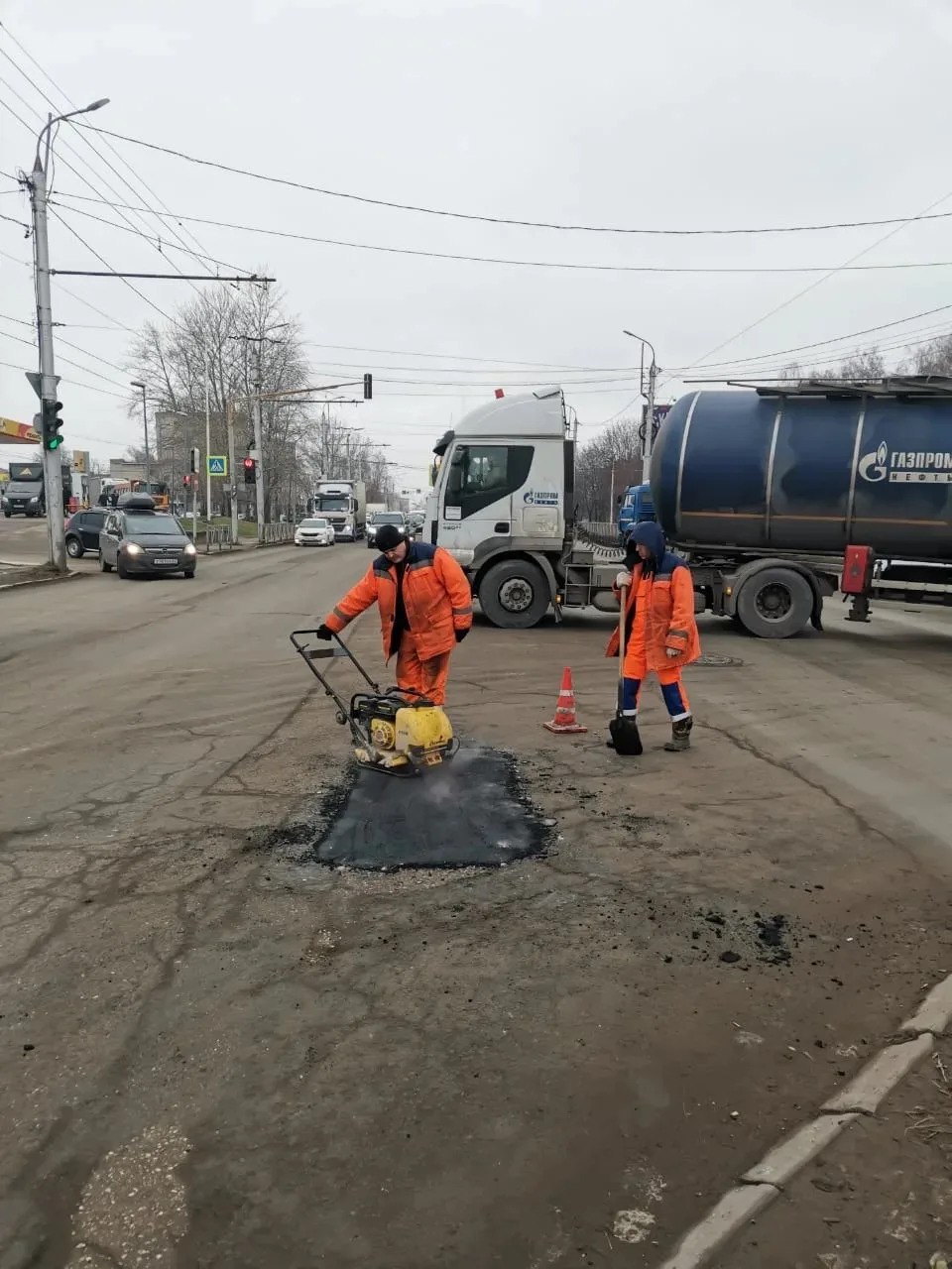 Днем 3 декабря в городе работают сотрудники и спецтехника ДБГ Днем 3 декабря в городе работают сотрудники и спецтехника ДБГ