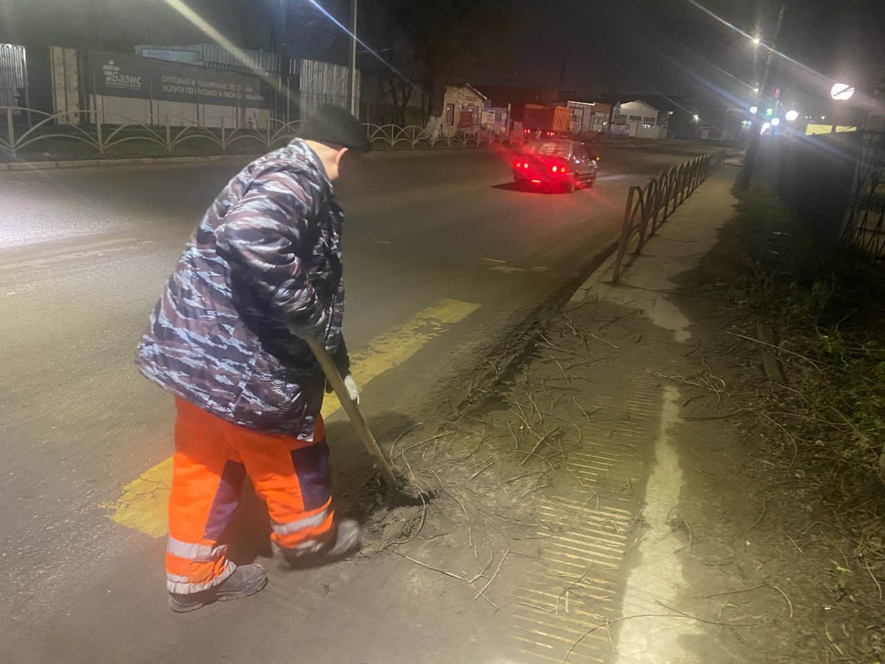 В ночь на 3 декабря подбор и вывоз грунтовых наносов осуществлялся на улице Рязанской В ночь на 3 декабря подбор и вывоз грунтовых наносов осуществлялся на улице Рязанской