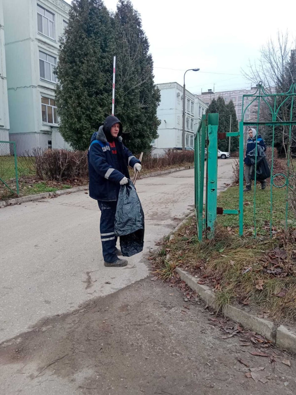 Днем 3 декабря в городе работают сотрудники и спецтехника ДБГ Днем 3 декабря в городе работают сотрудники и спецтехника ДБГ